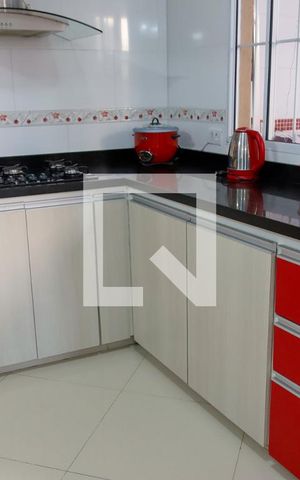 Casa à venda com 217m², 3 quartos e 2 vagas Casa à venda com 217m², 3 quartos e 2 vagasCozinha