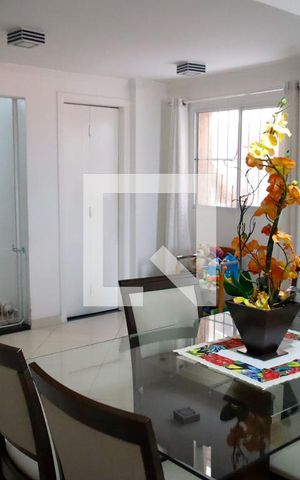 Casa à venda com 217m², 3 quartos e 2 vagas Casa à venda com 217m², 3 quartos e 2 vagasSala de Jantar