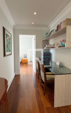 Apartamento à venda com 196m², 4 quartos e 3 vagasEscritório