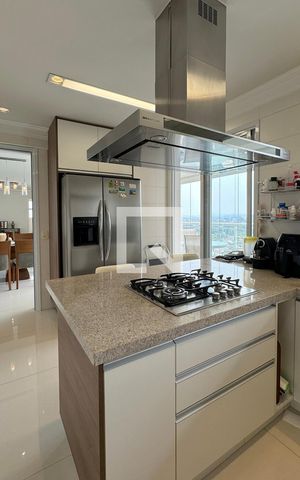 Apartamento à venda com 196m², 4 quartos e 3 vagasCozinha