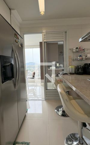 Apartamento à venda com 196m², 4 quartos e 3 vagasCozinha
