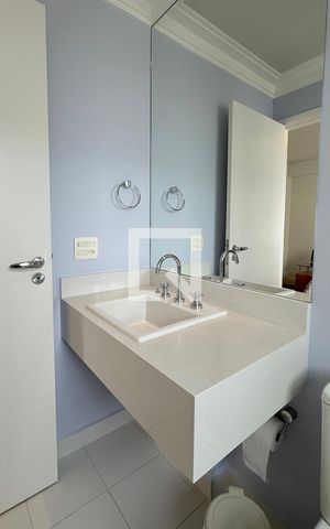 Apartamento à venda com 196m², 4 quartos e 3 vagasBanheiro da Suíte 3