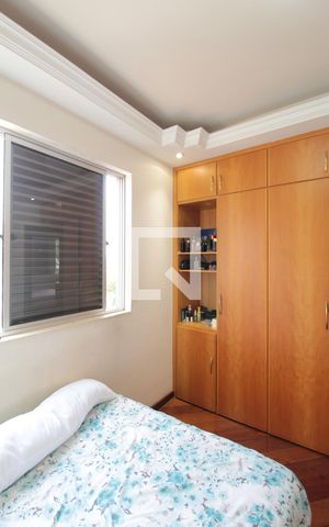 Apartamento à venda com 300m², 5 quartos e 4 vagasQuarto 2