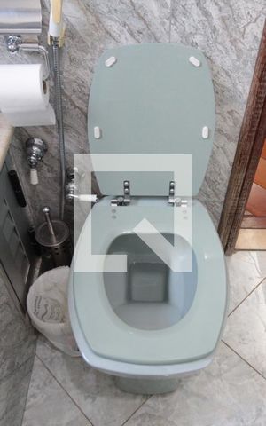 Apartamento à venda com 300m², 5 quartos e 4 vagasBanheiro da Suíte 1