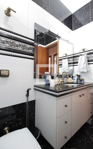 Apartamento à venda com 300m², 5 quartos e 4 vagasBanheiro Social