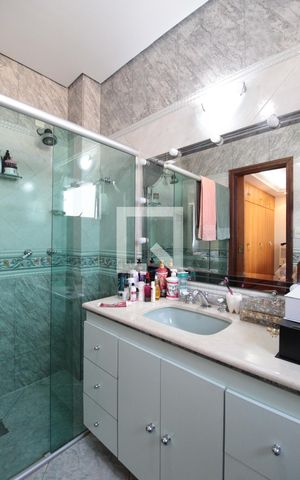 Apartamento à venda com 300m², 5 quartos e 4 vagasBanheiro da Suíte 1