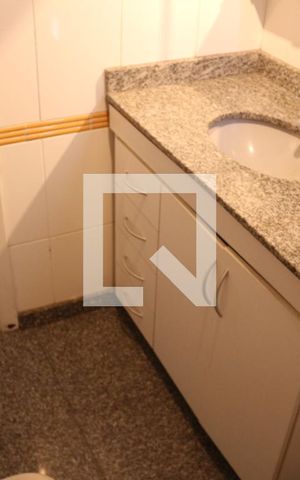Apartamento para alugar com 200m², 3 quartos e 3 vagasBanheiro da Suíte 2