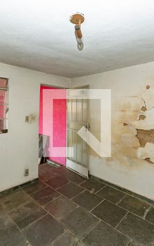 Casa à venda com 360m², 3 quartos e 2 vagas Casa à venda com 360m², 3 quartos e 2 vagasPorão