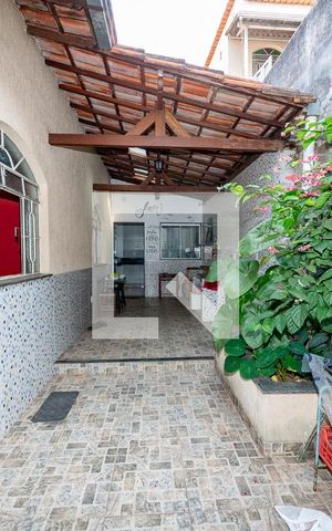 Casa à venda com 360m², 3 quartos e 2 vagas Casa à venda com 360m², 3 quartos e 2 vagasÁrea de Serviço