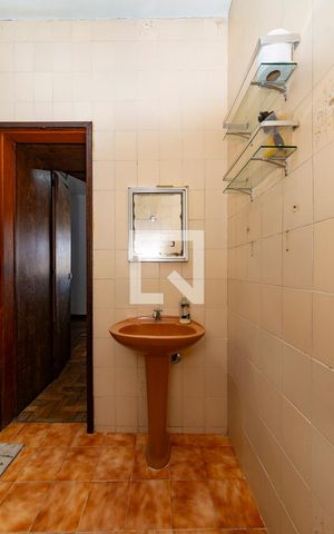 Casa à venda com 360m², 3 quartos e 2 vagas Casa à venda com 360m², 3 quartos e 2 vagasBanheiro da Suíte