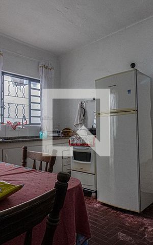 Casa à venda com 176m², 3 quartos e 4 vagas Casa à venda com 176m², 3 quartos e 4 vagasCozinha
