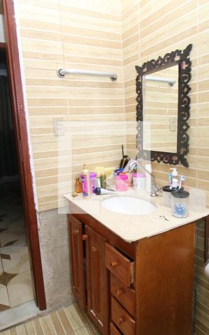 Casa para alugar com 140m², 3 quartos e 2 vagasBanheiro