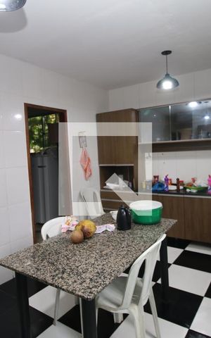 Casa para alugar com 140m², 3 quartos e 2 vagasCozinha