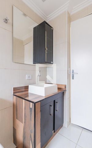 Apartamento para alugar com 65m², 2 quartos e sem vagaBanheiro