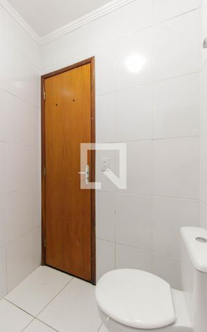 Casa de condomínio à venda com 71m², 2 quartos e 1 vaga Casa de condomínio à venda com 71m², 2 quartos e 1 vagaBanheiro