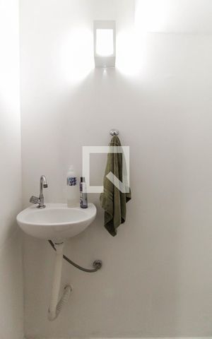 Casa de condomínio à venda com 71m², 2 quartos e 1 vaga Casa de condomínio à venda com 71m², 2 quartos e 1 vagaLavabo