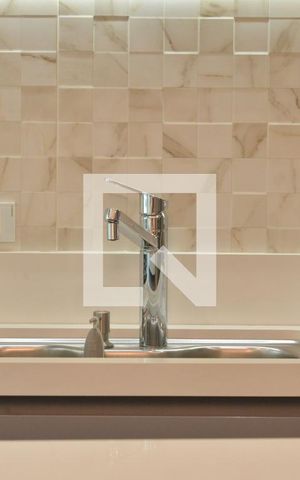 Apartamento à venda com 120m², 2 quartos e 2 vagasCozinha