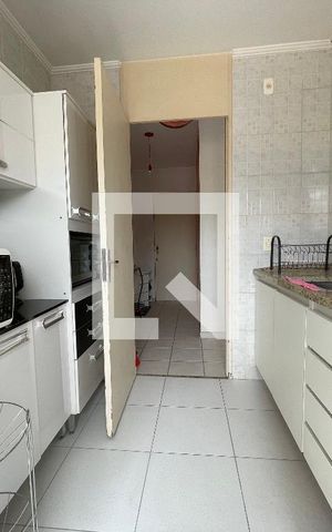 Apartamento para alugar com 55m², 2 quartos e 2 vagas Apartamento para alugar com 55m², 2 quartos e 2 vagasCozinha