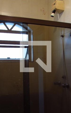 Casa à venda com 250m², 3 quartos e 4 vagasBanheiro Suíte 2