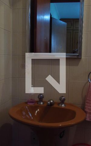 Casa à venda com 250m², 3 quartos e 4 vagasBanheiro Suíte 2