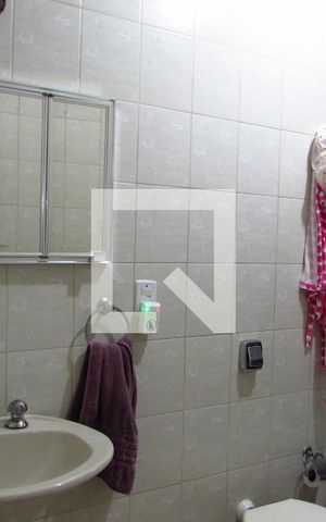 Casa à venda com 250m², 3 quartos e 4 vagasBanheiro Suíte 1