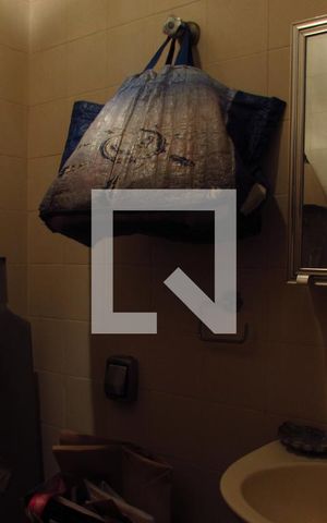 Casa à venda com 250m², 3 quartos e 4 vagasBanheiro de Serviço
