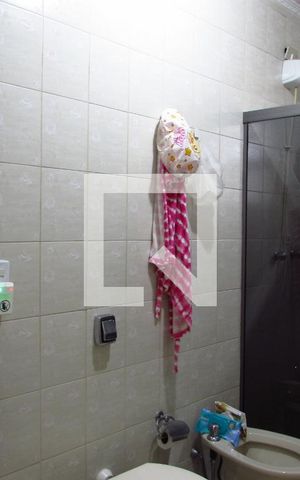 Casa à venda com 250m², 3 quartos e 4 vagasBanheiro Suíte 1