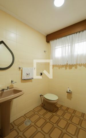 Casa para alugar com 260m², 4 quartos e 2 vagas Casa para alugar com 260m², 4 quartos e 2 vagasLavabo