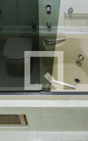 Casa para alugar com 260m², 4 quartos e 2 vagas Casa para alugar com 260m², 4 quartos e 2 vagasBanheiro da Suíte 1