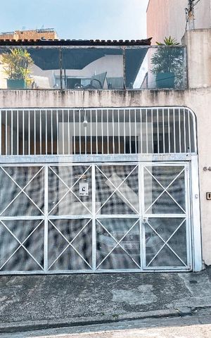 Casa à venda com 120m², 3 quartos e 2 vagasFachada
