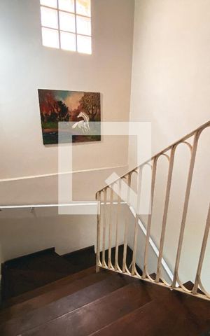 Casa à venda com 120m², 3 quartos e 2 vagasEscada