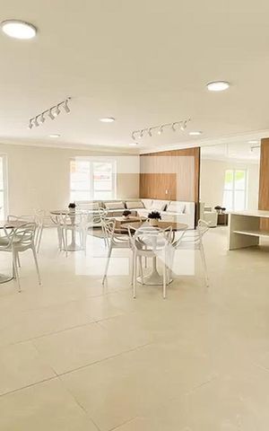 Apartamento para alugar com 56m², 2 quartos e 1 vaga Apartamento para alugar com 56m², 2 quartos e 1 vagaÁrea comum - Salão de festas