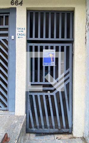 Casa para alugar com 65m², 1 quarto e sem vaga Casa para alugar com 65m², 1 quarto e sem vagaFachada + Plaquinha