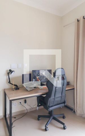 Casa de condomínio à venda com 270m², 3 quartos e 3 vagas Casa de condomínio à venda com 270m², 3 quartos e 3 vagasEscritório