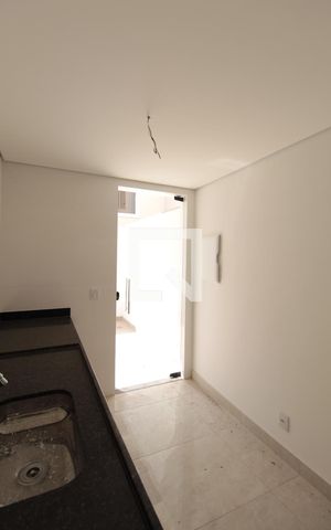 Apartamento à venda com 75m², 3 quartos e 2 vagasCozinha