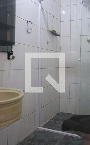 Casa à venda com 180m², 4 quartos e 2 vagasBanheiro 1