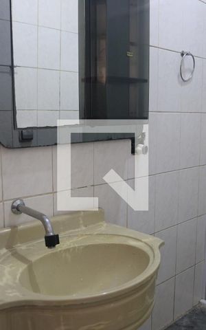 Casa à venda com 180m², 4 quartos e 2 vagasBanheiro 1