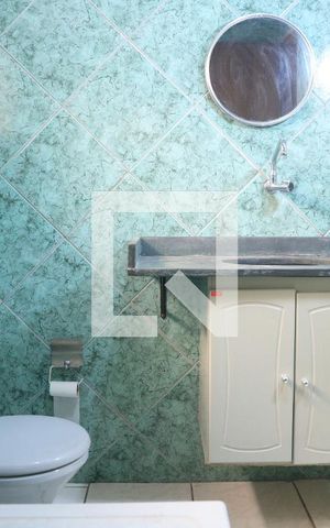 Casa à venda com 180m², 4 quartos e 2 vagasBanheiro da Suíte