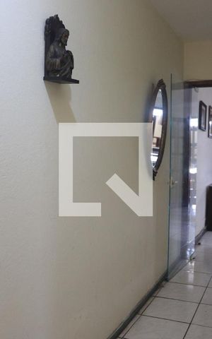 Casa à venda com 180m², 4 quartos e 2 vagasCorredor