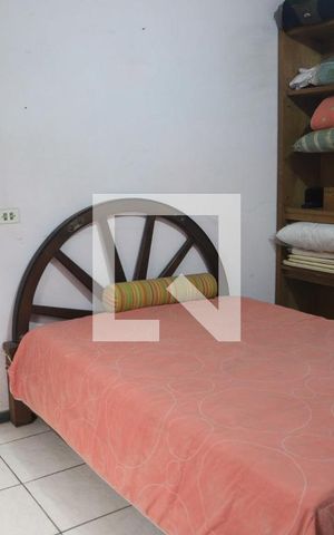 Casa à venda com 180m², 4 quartos e 2 vagasSuíte