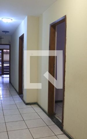 Casa à venda com 180m², 4 quartos e 2 vagasCorredor