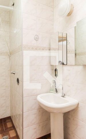 Casa à venda com 100m², 2 quartos e 1 vaga Casa à venda com 100m², 2 quartos e 1 vagaBanheiro