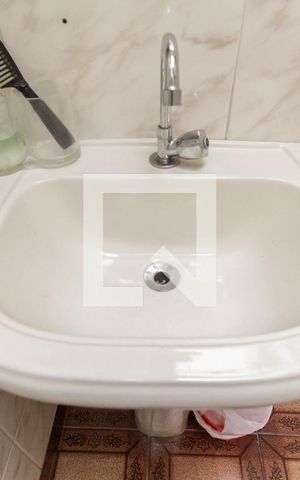 Casa à venda com 100m², 2 quartos e 1 vaga Casa à venda com 100m², 2 quartos e 1 vagaBanheiro