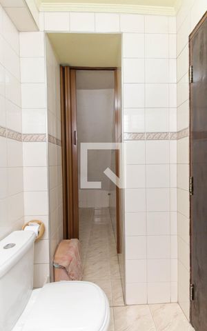Casa à venda com 100m², 2 quartos e 1 vaga Casa à venda com 100m², 2 quartos e 1 vagaBanheiro de Serviço