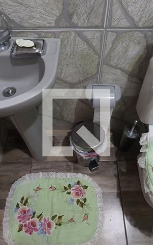 Casa à venda com 140m², 2 quartos e 5 vagasBanheiro de serviço