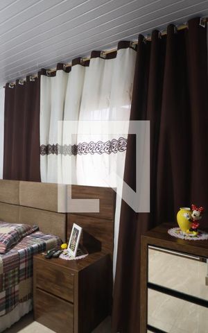 Casa à venda com 140m², 2 quartos e 5 vagasSuíte