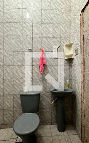 Casa à venda com 180m², 2 quartos e 1 vaga Casa à venda com 180m², 2 quartos e 1 vagaBanheiro 2