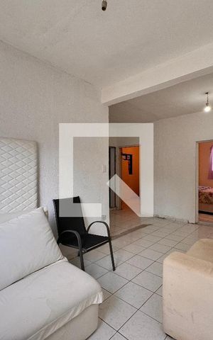 Casa à venda com 180m², 2 quartos e 1 vaga Casa à venda com 180m², 2 quartos e 1 vaga Sala