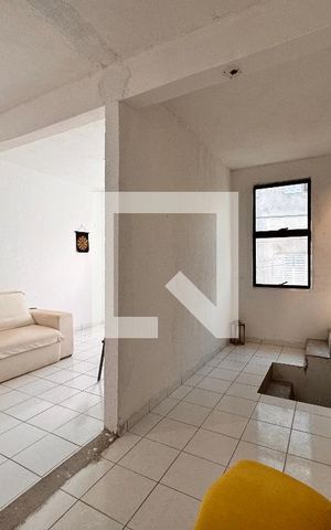 Casa à venda com 180m², 2 quartos e 1 vaga Casa à venda com 180m², 2 quartos e 1 vagaSala