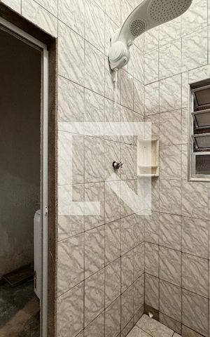 Casa à venda com 180m², 2 quartos e 1 vaga Casa à venda com 180m², 2 quartos e 1 vagaBanheiro 2